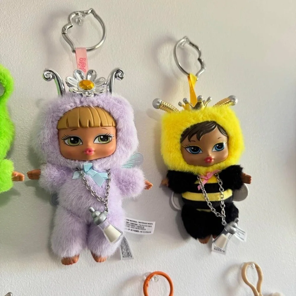 BRAZIEZ Bratz Plush Dolls Charm Icon Bestiez Queen Bee Nevra & Fragrance Fianna